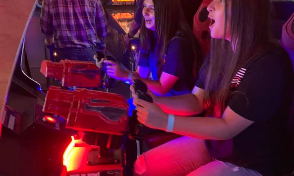 girls gunning